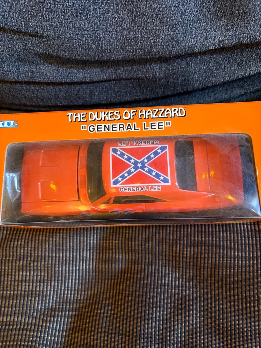 Ertl The Dukes of Hazzard General Lee Die-Cast Orange 01 Car - Picture 3 of 7